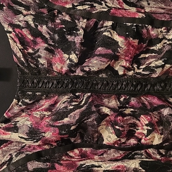 Lace top - Picture 4 of 6